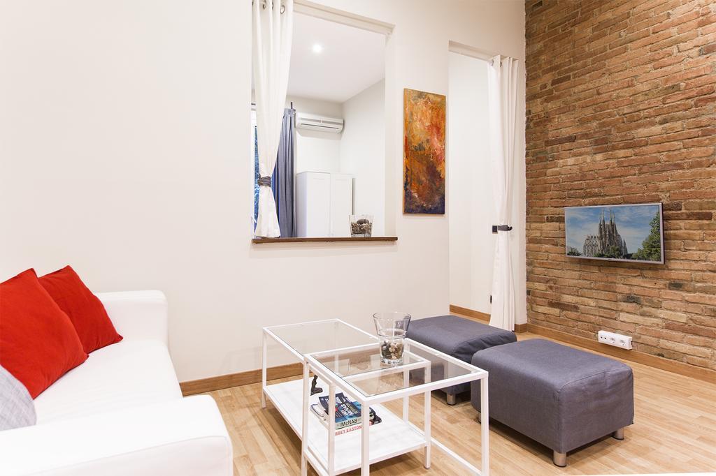 Art House Fira Apartments Barcelona Exterior photo