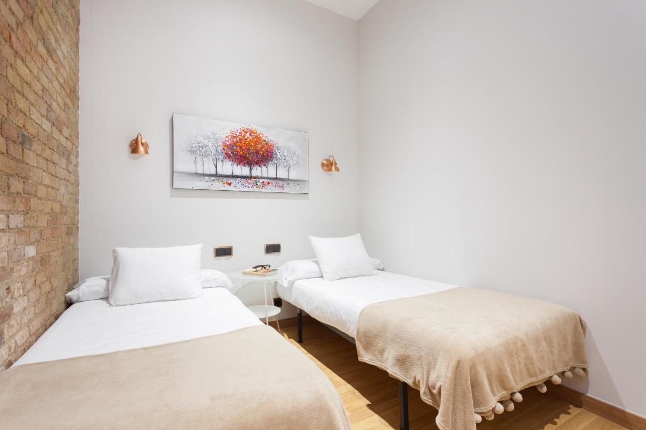 Art House Fira Apartments Barcelona Exterior photo